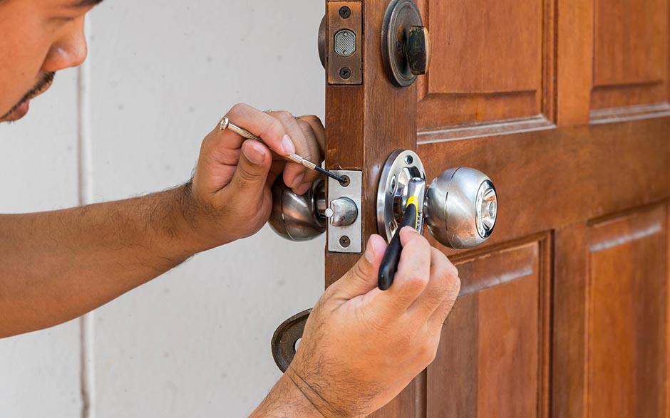 combien coute un serrurier pour ouvrir une porte Fontenay-sous-Bois
